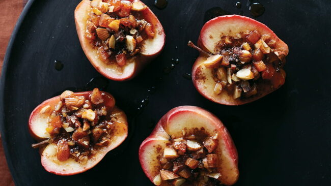 Apples with Almond-Apricot Sauce